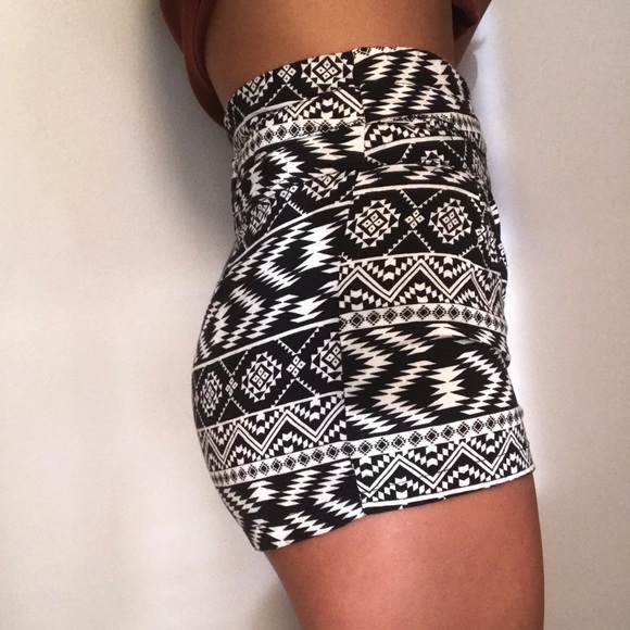 Patterned shorts - Picture 3 of 4